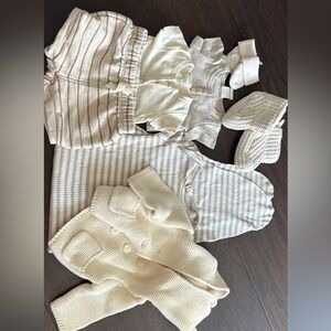 Stylish Baby Clothing Set in Neutral Tones